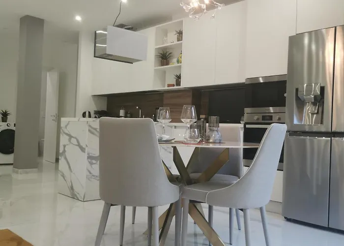 Vanecia's Luxury Apartment